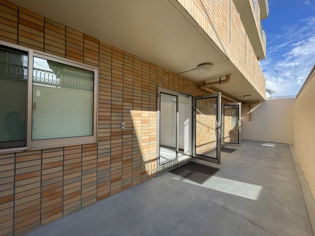 パルティールⅡ住居兼事務所のエントランス