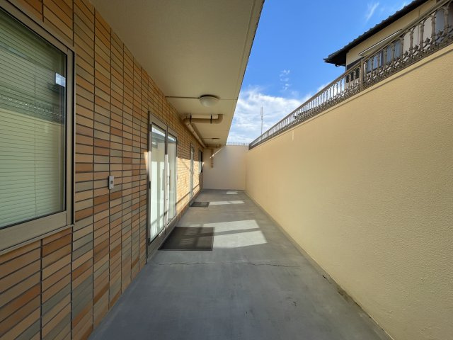 パルティールⅡ住居兼事務所のエントランス