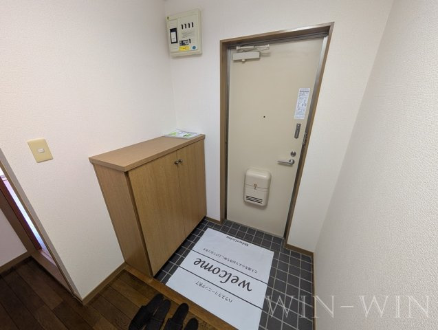 サンヒルズ鷹丘 Cの玄関