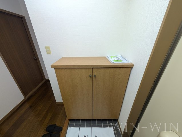 サンヒルズ鷹丘 Cの玄関