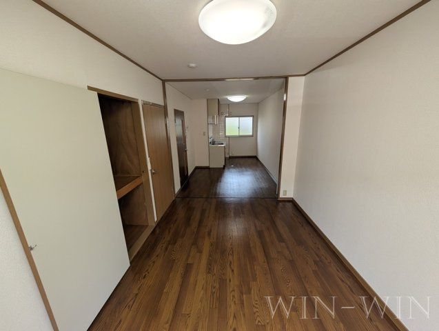 サンヒルズ鷹丘 Cの居間・リビング