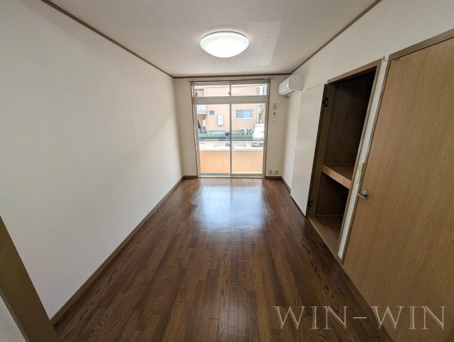 サンヒルズ鷹丘 Cの居間・リビング