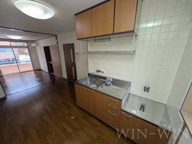 サンヒルズ鷹丘 Cの居間・リビング