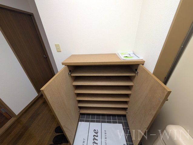 サンヒルズ鷹丘 Cの玄関