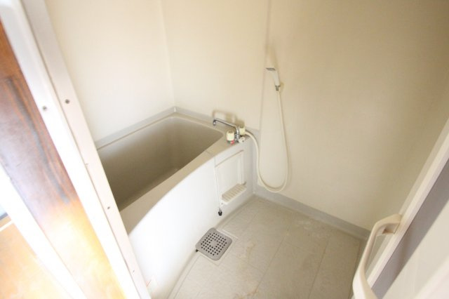 東大阪市若江西新町３丁目の賃貸マンションの浴室