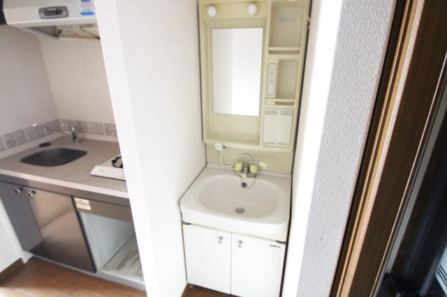 東大阪市若江西新町３丁目の賃貸マンションの独立洗面台