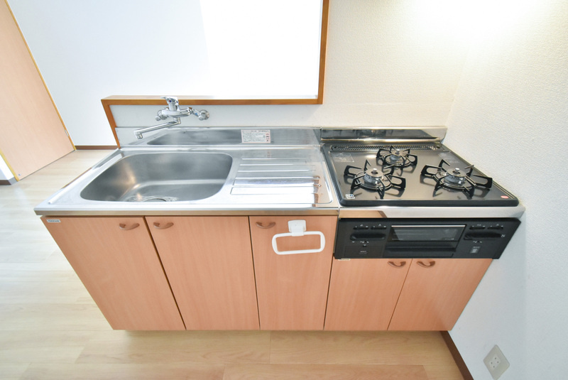 プランドール六ツ門Ⅱ のキッチン|コンパクトなキッチンで掃除もラクラク