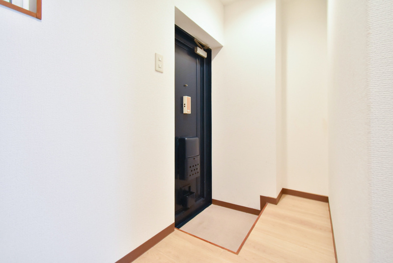 プランドール六ツ門Ⅱ の玄関|収納もある玄関です