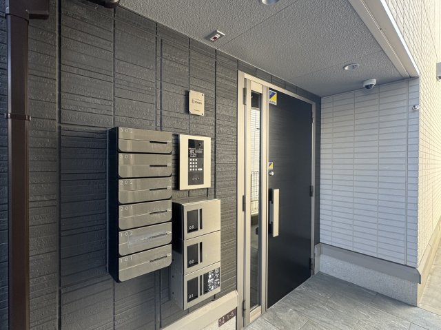 LANA　HALEのエントランス