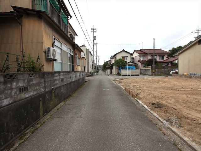 【前面道路含む現地写真】の画像
