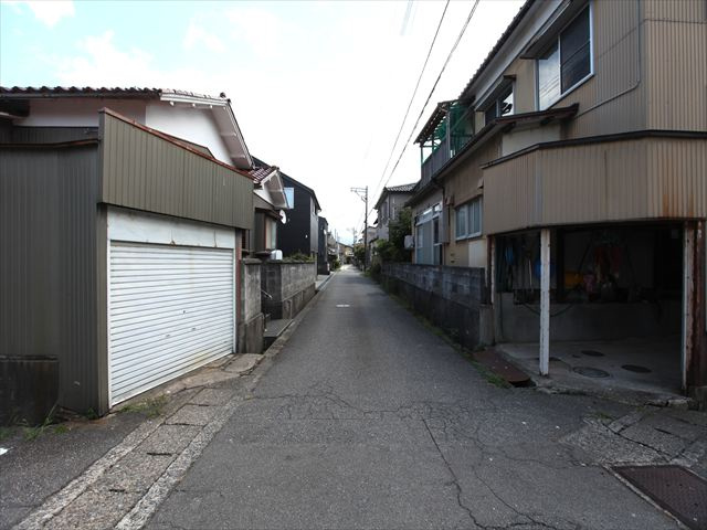 【前面道路含む現地写真】の画像