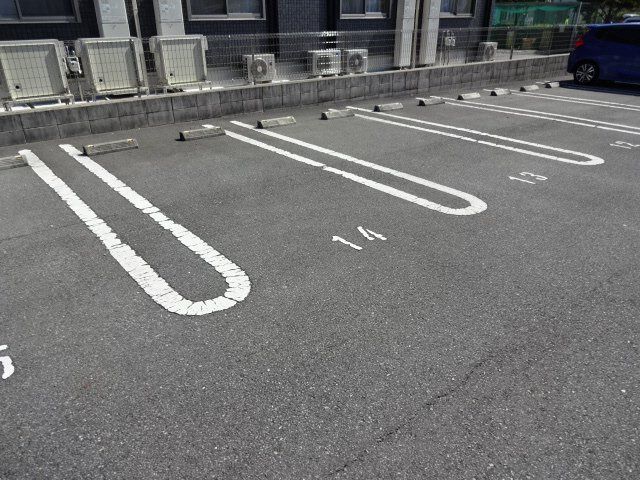 コンフォート大島Ⅳ Ａ棟の駐車場