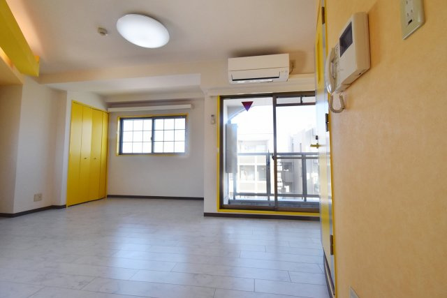 レザムルーズ西宮の居間・リビング