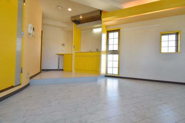 レザムルーズ西宮の洋室