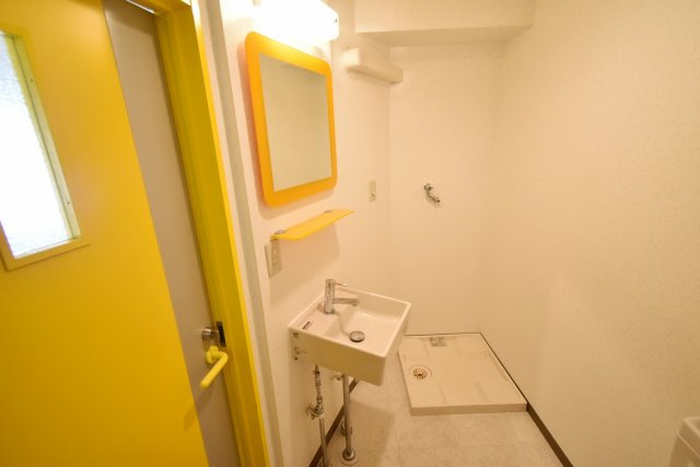 レザムルーズ西宮の独立洗面台