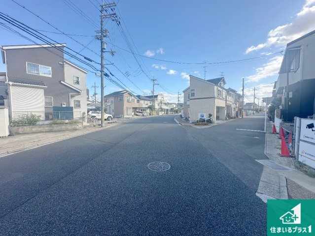 宇治市伊勢田町砂田　第2期　新築一戸建ての前面道路含む現地写真|周辺は落ち着いた街並みの住宅地！子育てがしやすい住環境です！まだ未完成ですが、現地でしかわからない事もございます。是非一度ご覧ください。