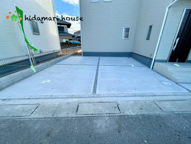 川島町上伊草　新築戸建　リーブルガーデン02の駐車場