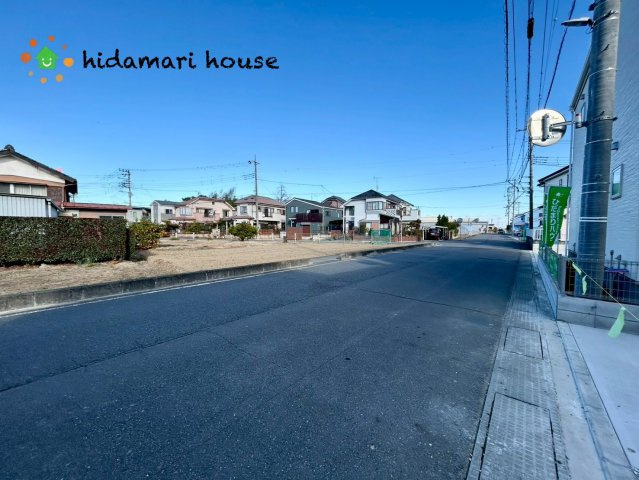 川島町上伊草　新築戸建　リーブルガーデン02の前面道路含む現地写真