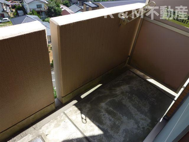 ルネス・フィエスタのバルコニー|バルコニーからの眺めを楽しみながら食事をしませんか