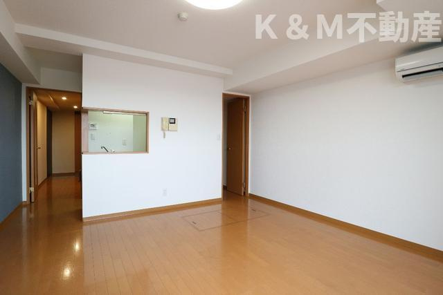 ルネス・フィエスタの居間・リビング|こちらのリビングで趣味の時間をお楽しみください