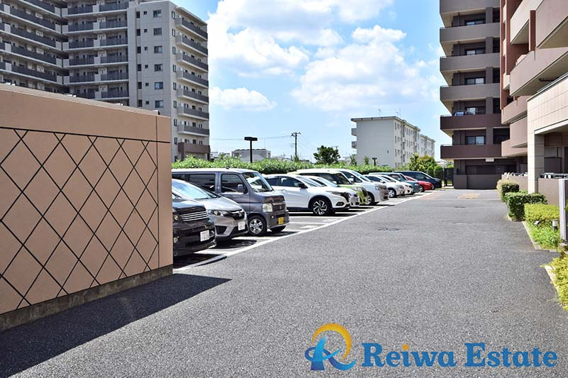 クレストフォルム湘南辻堂グランステージの駐車場