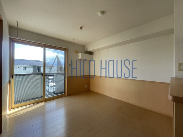 グランシャリオⅢの居間・リビング