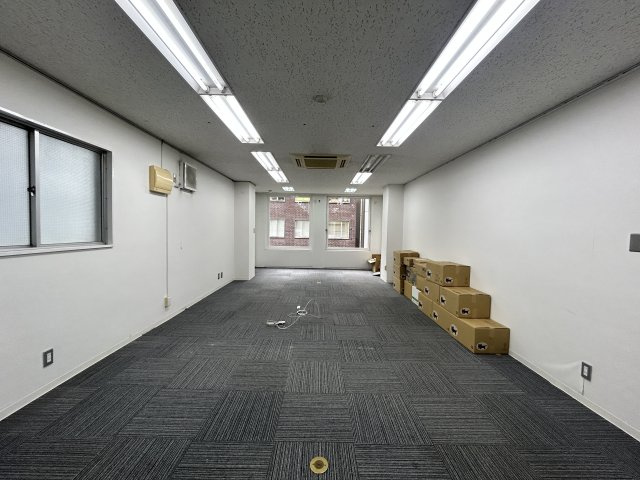 正金ビルのロビー