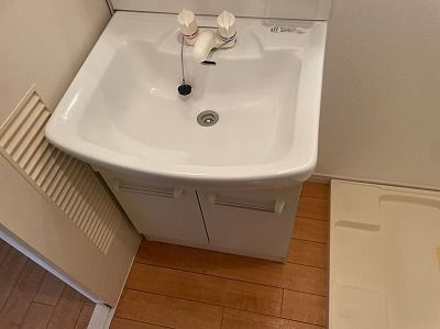 伊藤ビルの独立洗面台