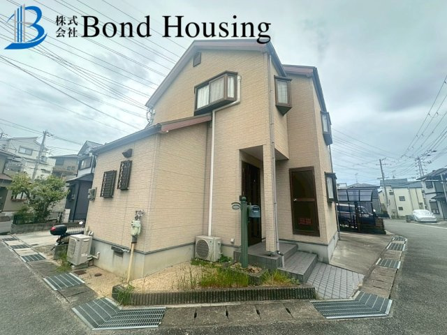 北西角地で陽当り・通風　広い駐車スペース　玉津町今津　築25年