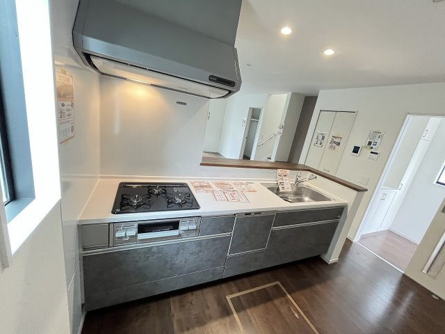 【キッチン】 | 福岡市南区大平寺1丁目9期　1号棟（全1棟）【仲介手数料無料・0円】 | 現地写真。