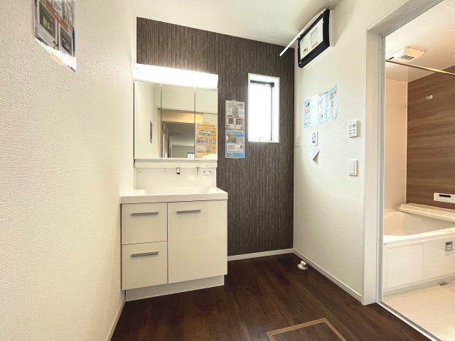【洗面所】 | 福岡市南区大平寺1丁目9期　1号棟（全1棟）【仲介手数料無料・0円】 | 現地写真。