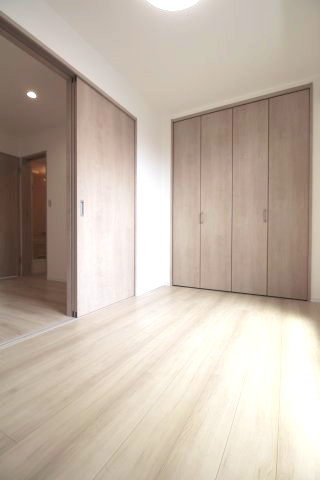 【洋室】 | AQUE24 | 個人の部屋や寝室として使える洋室です