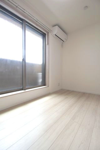 【寝室】 | AQUE24 | 広々とした洋室です