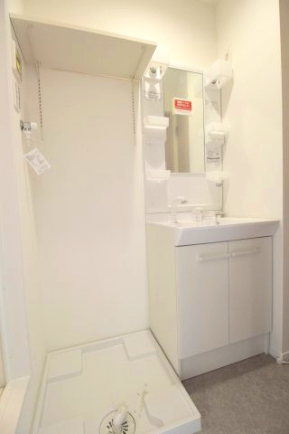 【洗面所】 | AQUE24 | 明るい洗面所です