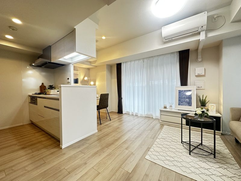 ONE ROOF RESIDENCE NISHINIPPORI の居間・リビング