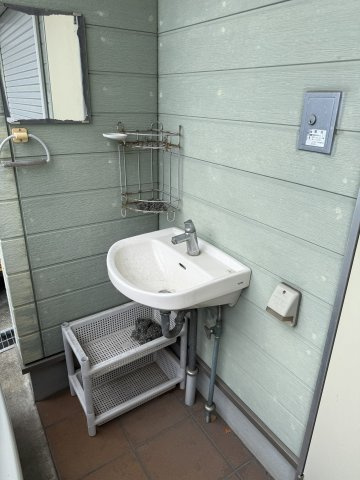 和歌山市吹屋町2丁目・倉庫・54698の洗面所