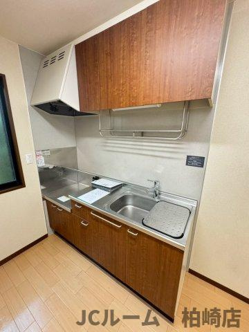 柏崎市半田２丁目のアパートのキッチン