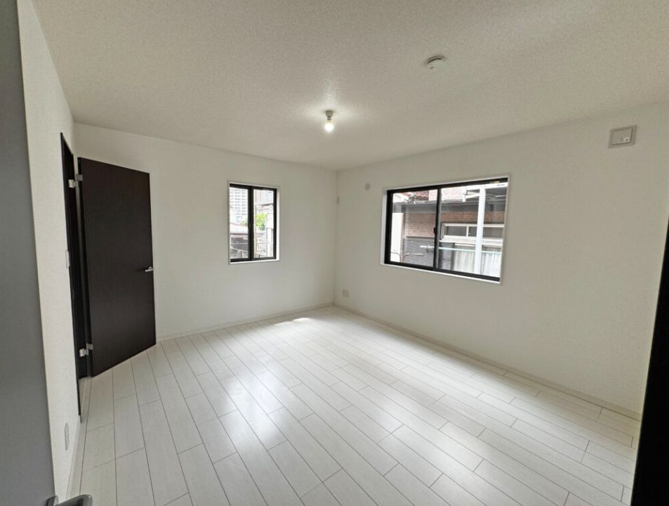 座間市広野台1丁目　中古戸建の洋室|広々とした洋室です