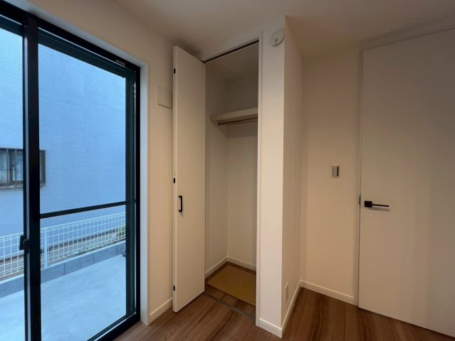 【居間・リビング】 | ～インフィーア Vol. 68　西東京市住吉町４丁目　ブランド新築戸建て～ | 【施工例】開放感溢れる2階ワンフロアタイプのLDKです