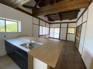 【居間・リビング】 | 南部町大和 築50年の再生古民家 敷地419坪