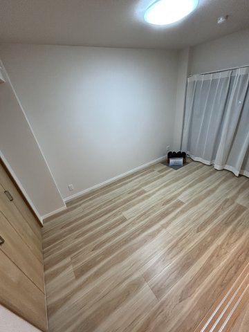 【洋室】フローレスタ学園前 