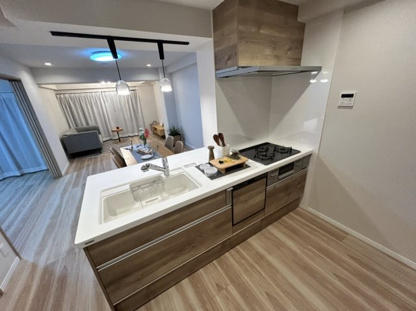 【キッチン】フローレスタ学園前 