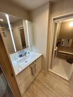 【独立洗面台】フローレスタ学園前 