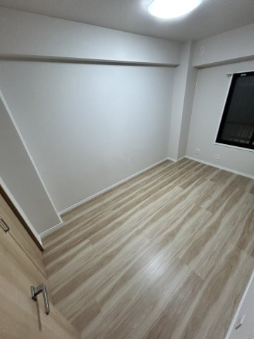 【洋室】フローレスタ学園前 