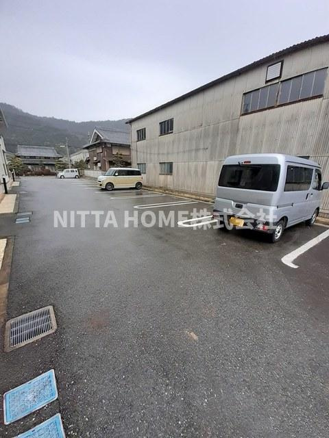 マーベラスの駐車場|敷地内駐車場を完備◎