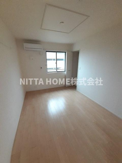 マーベラスの内装|洋室は６帖と５．７帖の２部屋あります◇