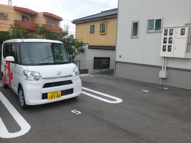 シャトー　ミユの駐車場