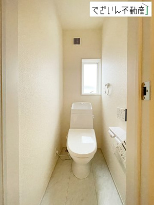 【トイレ】 | Livele Garden.S鴻巣市屈巣第4【平屋】新築住宅 | ≪2号棟≫寛ぎだけではない、快適な生活を送る為に必要なもの。毎日使う場所だから、より快適な空間に仕上げられています。
現地(2025年10月撮影)