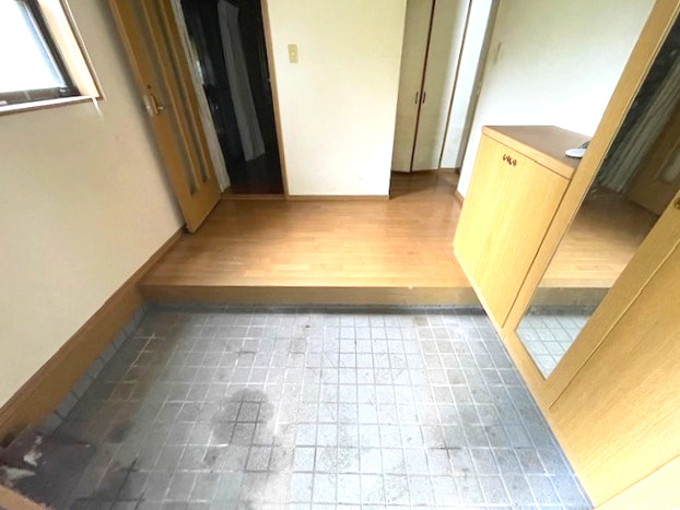 高島市マキノ町大沼中古戸建の玄関