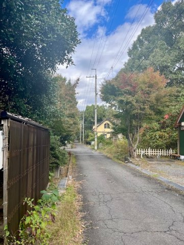 高島市マキノ町大沼中古戸建の前面道路含む現地写真